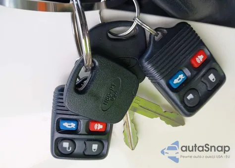 2000 Ford Focus Se from USA, damaged, VIN 1FAFP3633YW413067